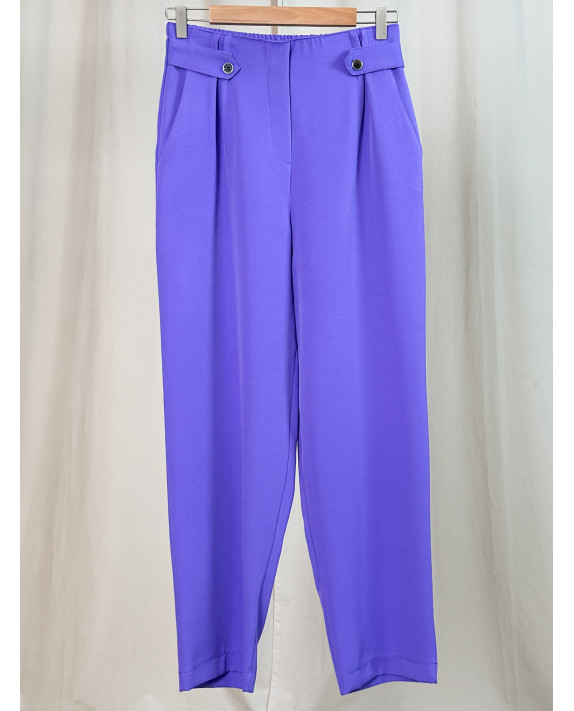 Clarisse, pantalon classique, coloris violet devant