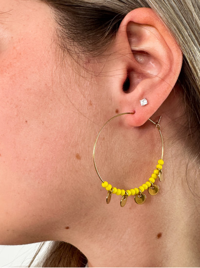 Boucles d'oreilles créoles et perles, coloris jaune